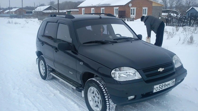 Нива Шевроле 2011 чёрный