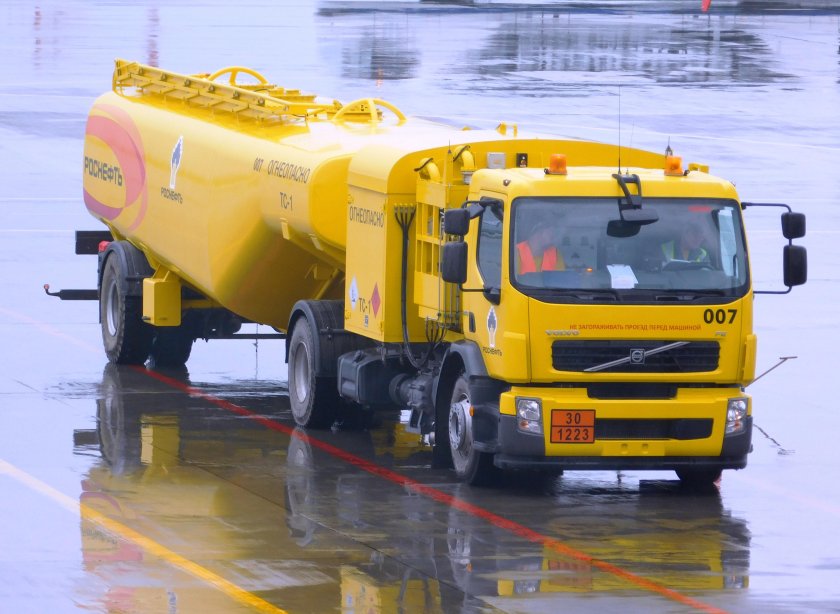 Топливозаправщик Аэродромный ТЗА-40