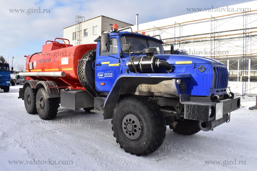 Топливозаправщик урал