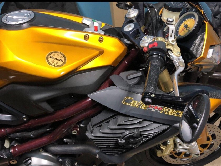 Benelli tnt 1130 cafe racer