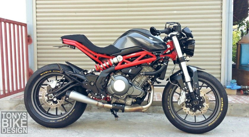 Benelli Cafe Racer