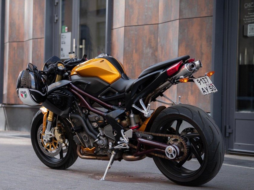 Benelli cafe racer 1130