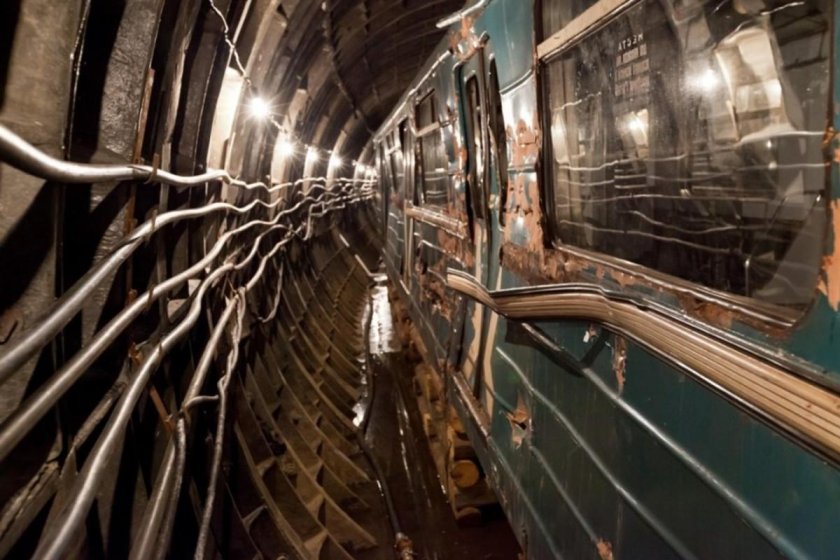 Крушение в Московском метро 2012