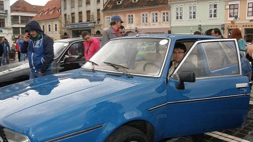 Dacia 2000