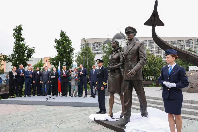 Памятник офицерам в екатеринбурге