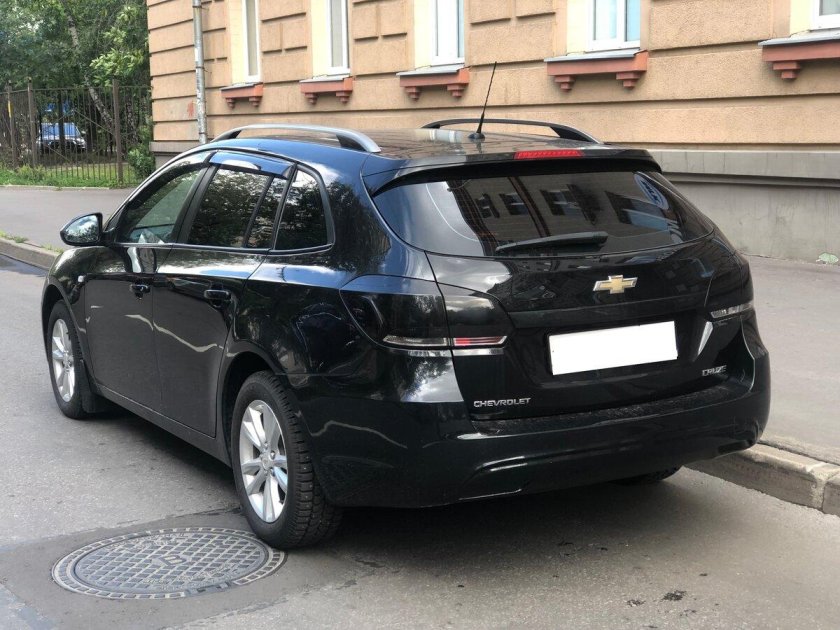 Шевроле Круз универсал 1.8 автомат