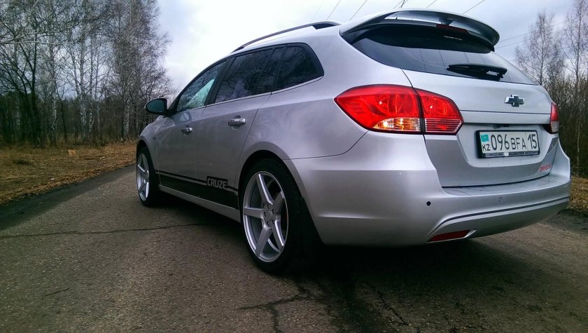 Chevrolet cruze универсал r18