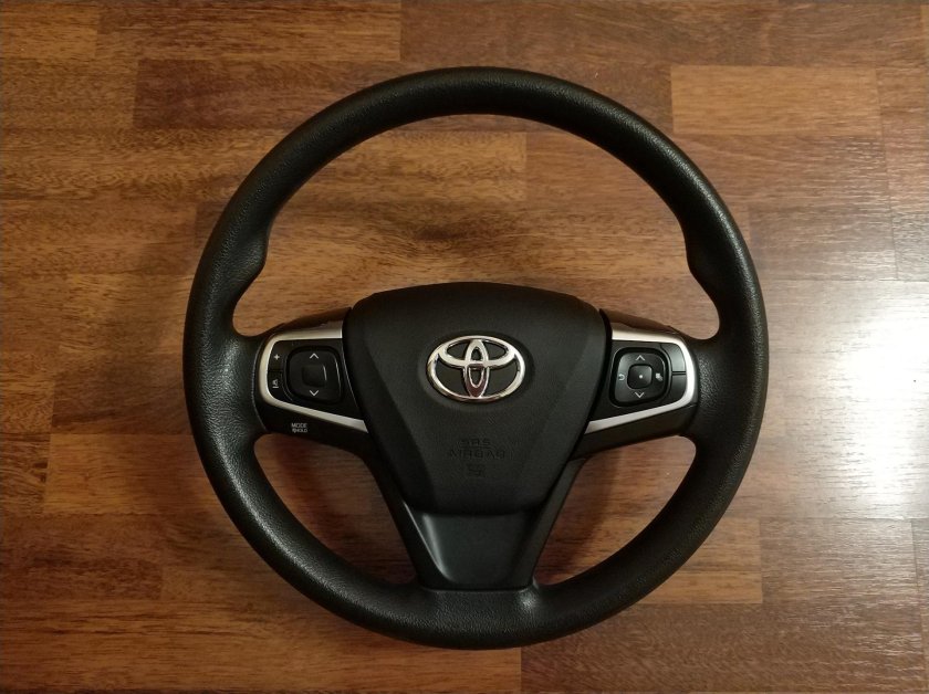 Toyota Camry 50 руль