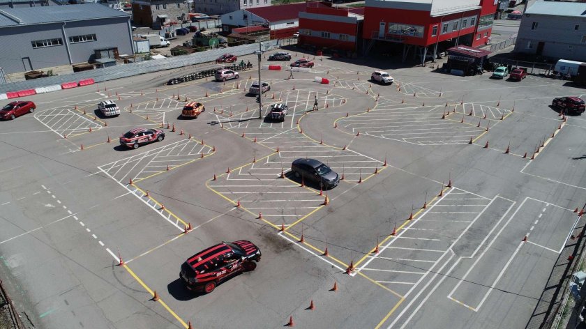 Антонова-Овсеенко 9а автодром