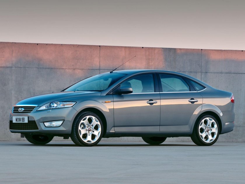 Ford Mondeo седан