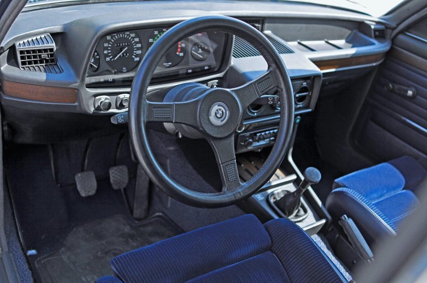 BMW m5 e28 салон