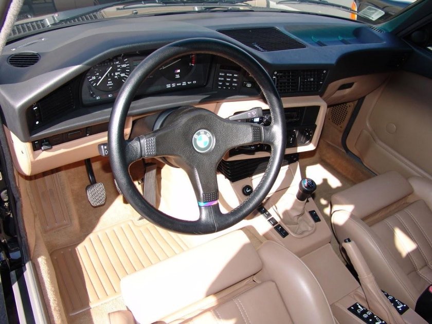 БМВ е28 салон