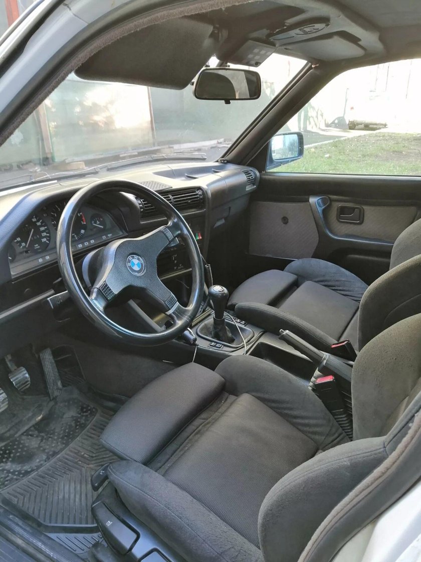 БМВ е30 салон