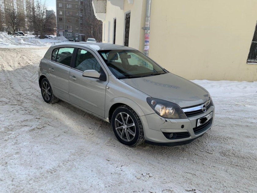 Опель Астра бежевый