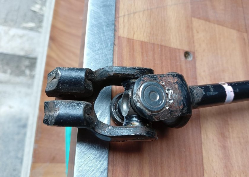 4522033310 Крестовина