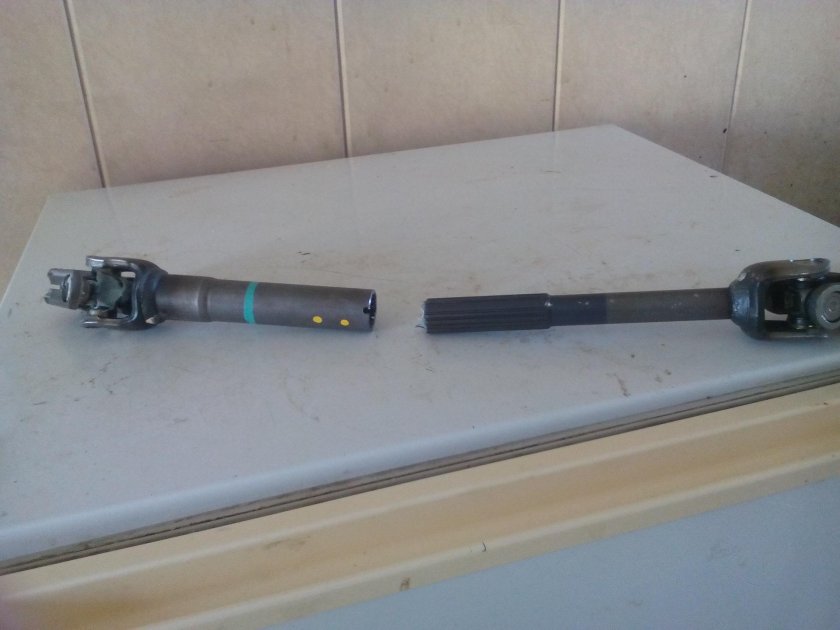 Рулевой вал Ниссан Тиида