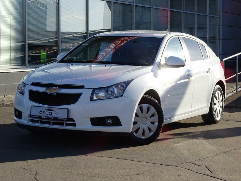 Шевроле Круз 2012 белый