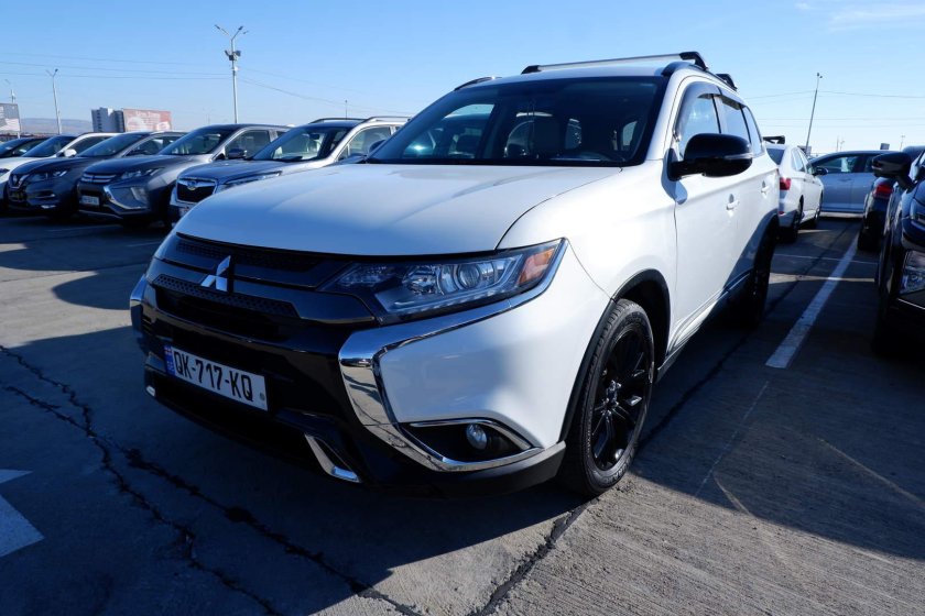 Mitsubishi outlander 2020