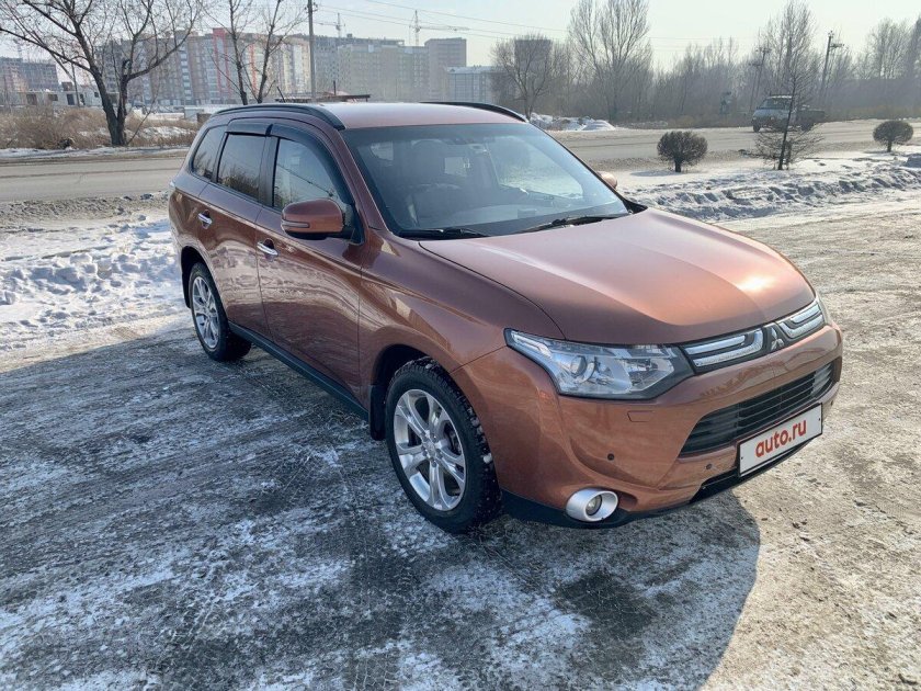 Mitsubishi outlander 2012