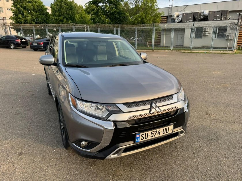 Mitsubishi outlander 2019