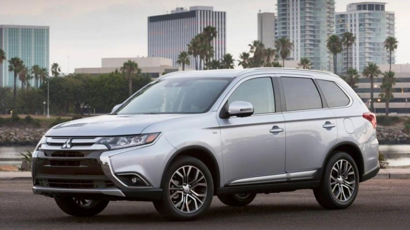 Мицубиси аутлендер 2017