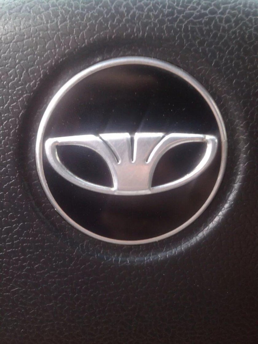 Значок Daewoo Nexia