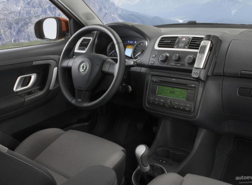 Шкода Фабия 1.2 салон