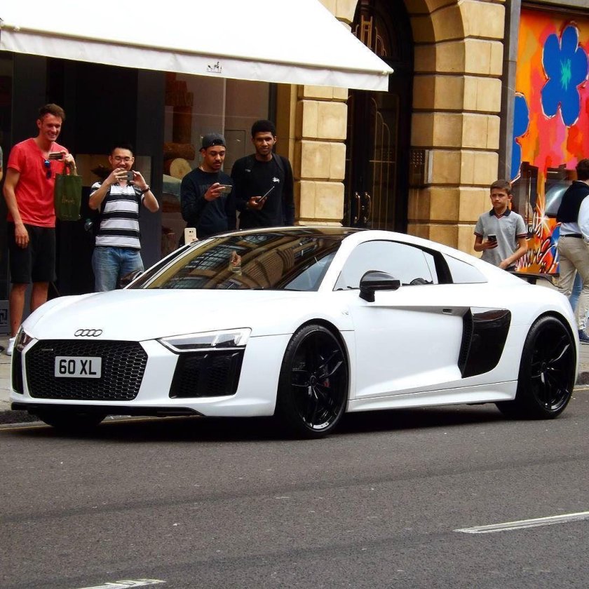 Audi r8 и Lamborghini Gallardo