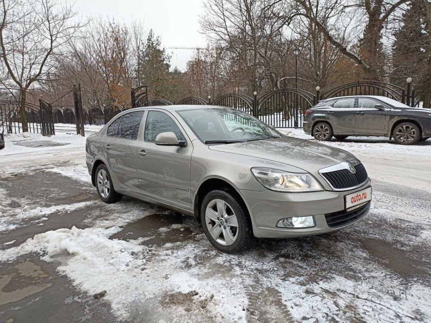 Шкода Октавия хэтчбек 2011