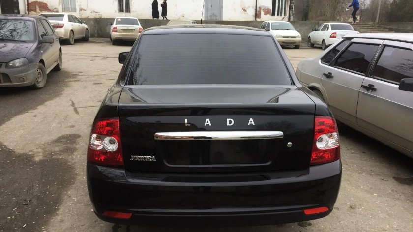 Лада Приора 2 седан зад