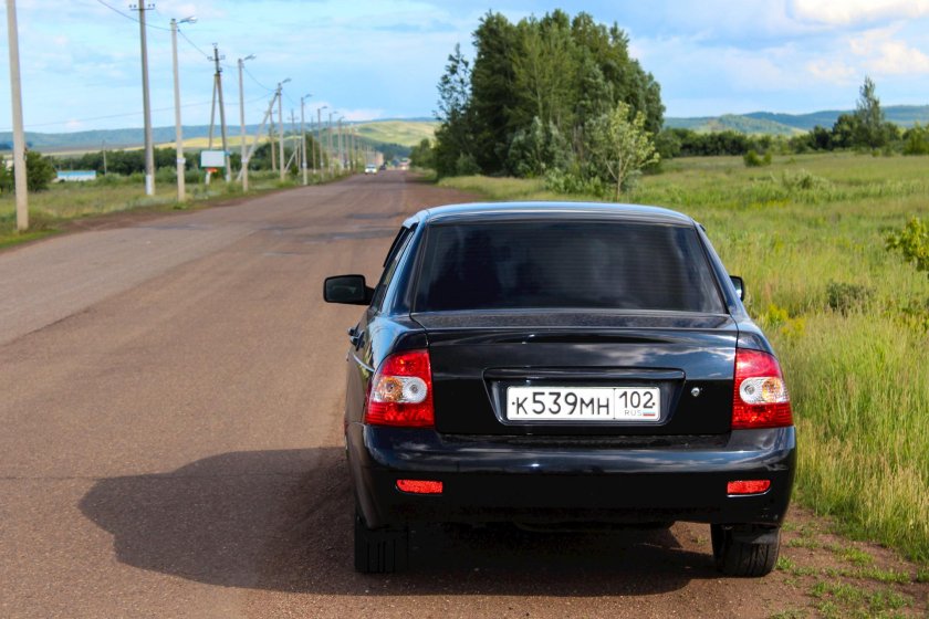 Приора 1 черная