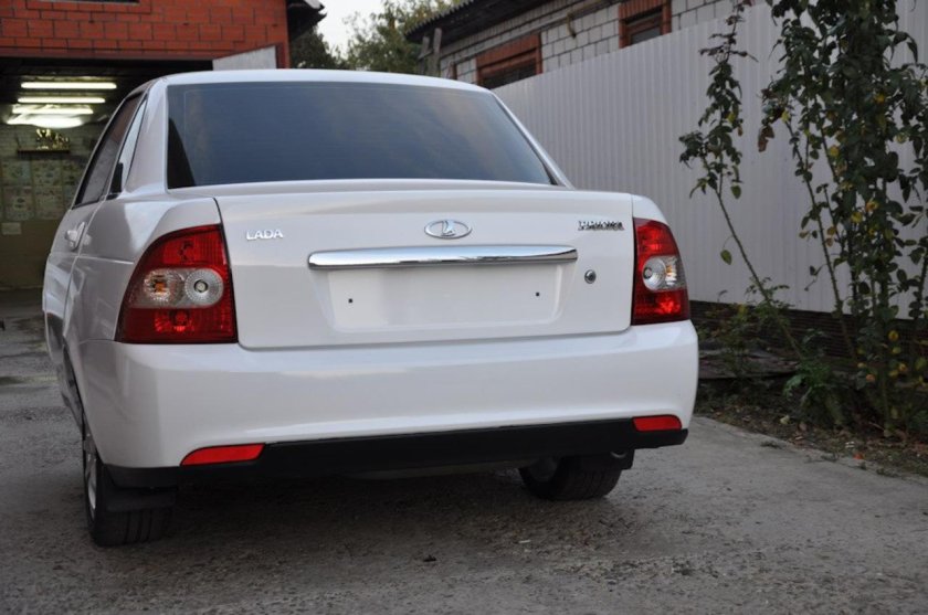 Лада Приора 2 седан зад