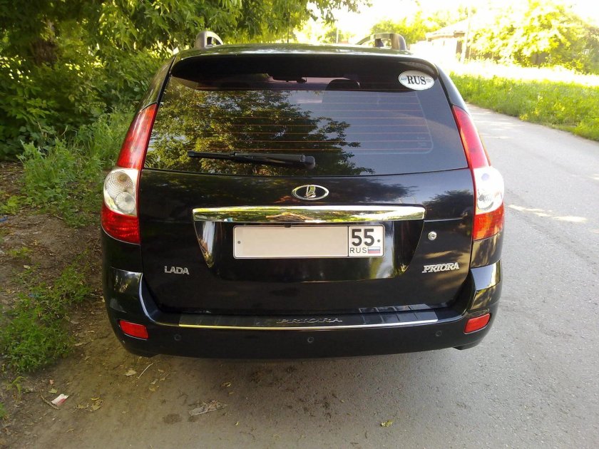 Лада Приора универсал сзади