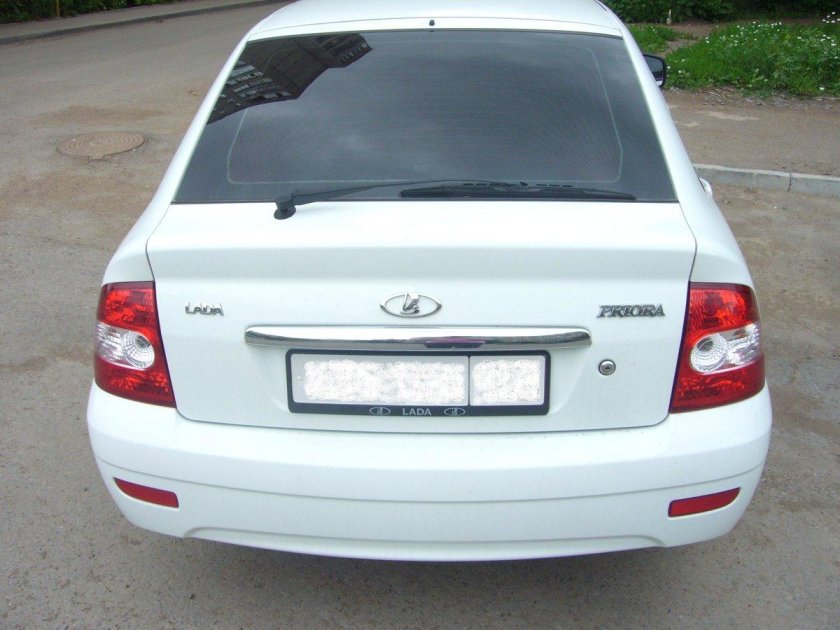 Приора 1 сзади