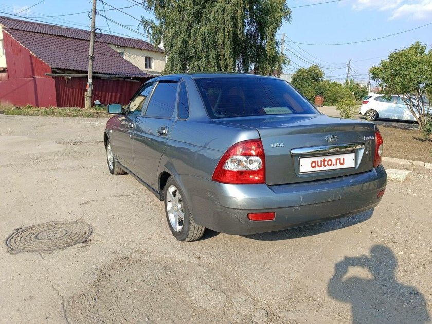 Приора 2007 сзади