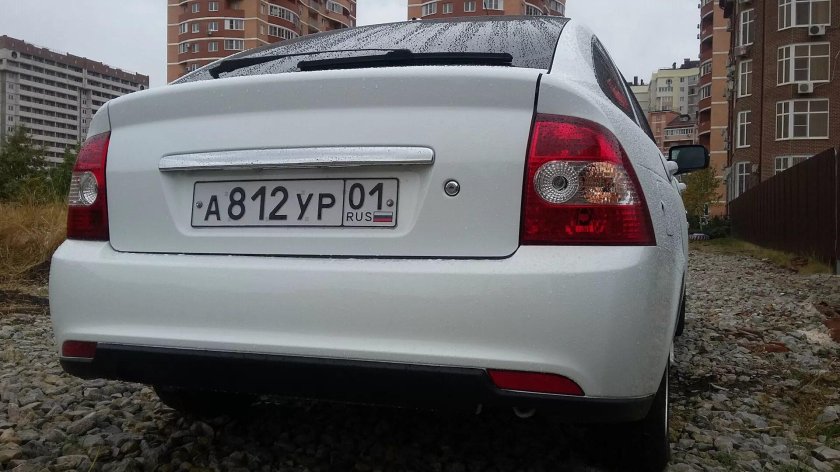 Приора 2 белая зад