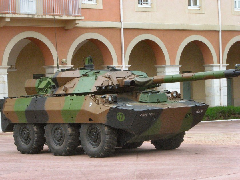 AMX-10rc колесный танк