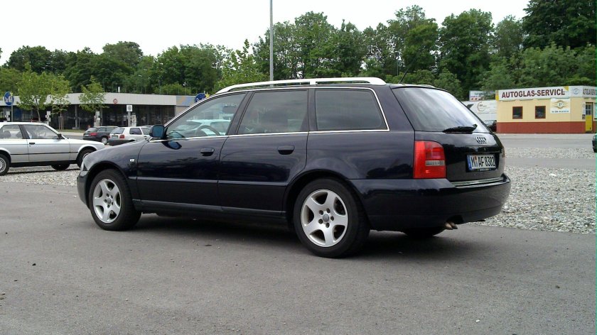 Audi a4 универсал 2000