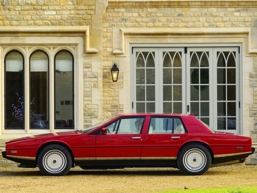 Aston Martin Lagonda 1974