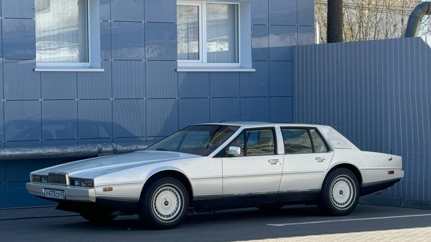 Aston martin lagonda 1976