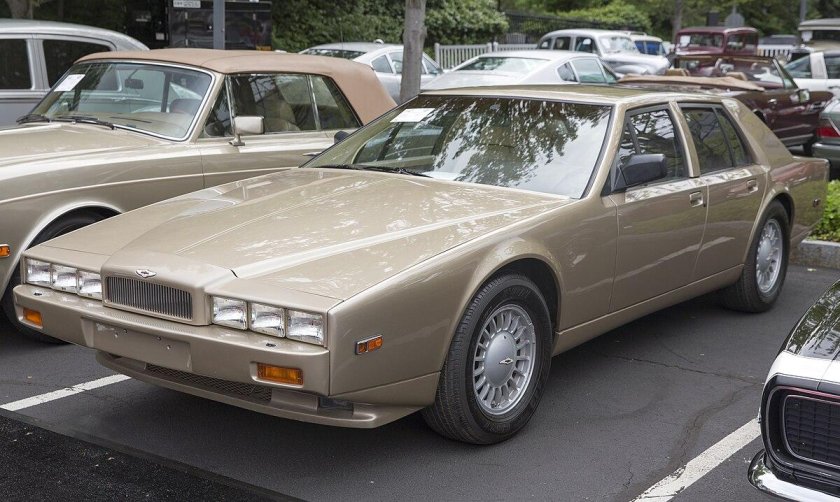 Aston martin lagonda