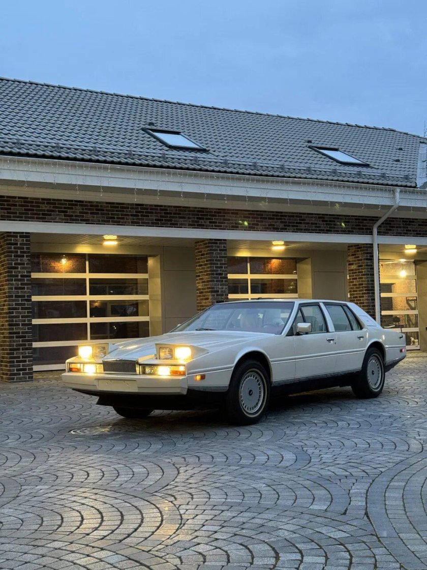 Aston martin lagonda 1985