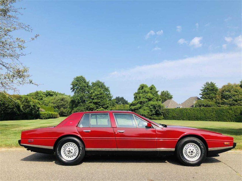 Астон Мартин Лагонда 1976