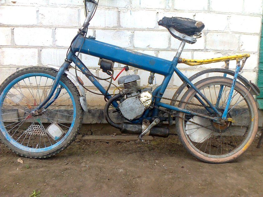 Дырчик мопед