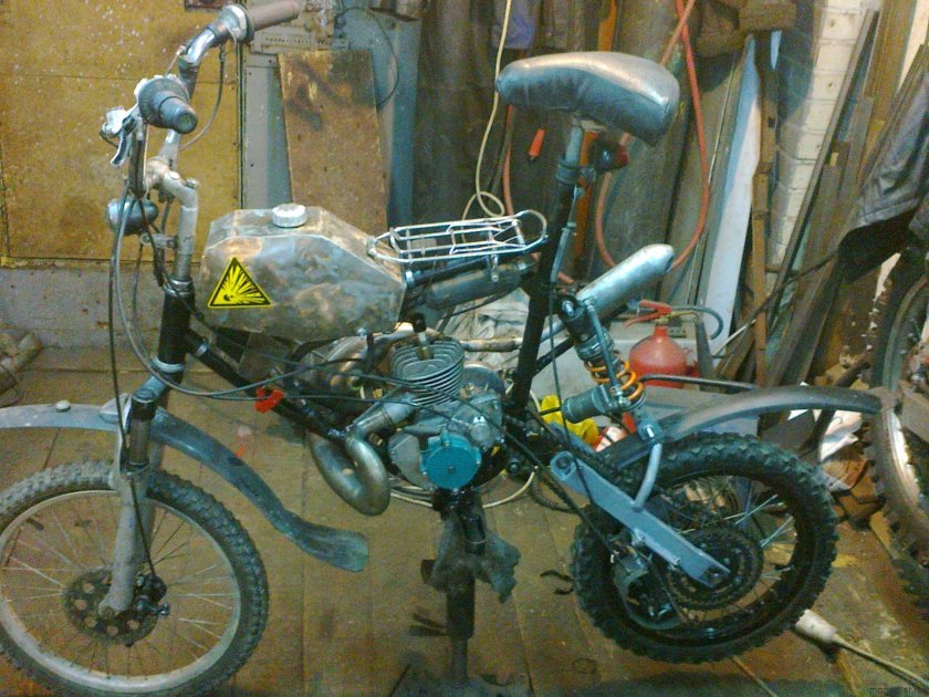 Дырчик мопед