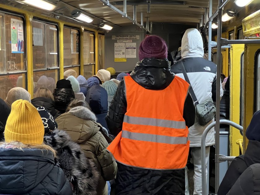В трамвае