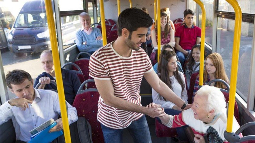 Люди в автобусе