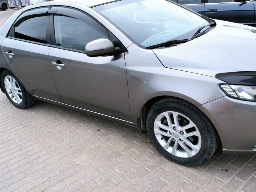 Kia cerato 2011