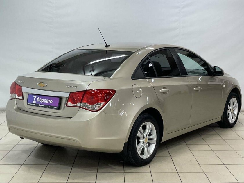 Шевроле круз 2012