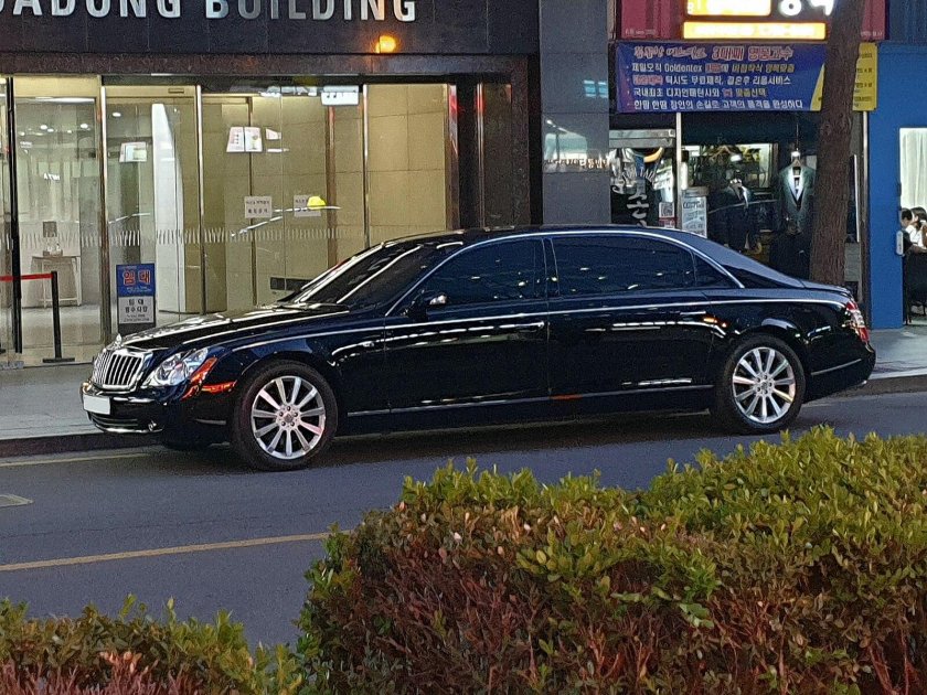 Mercedes benz s class maybach